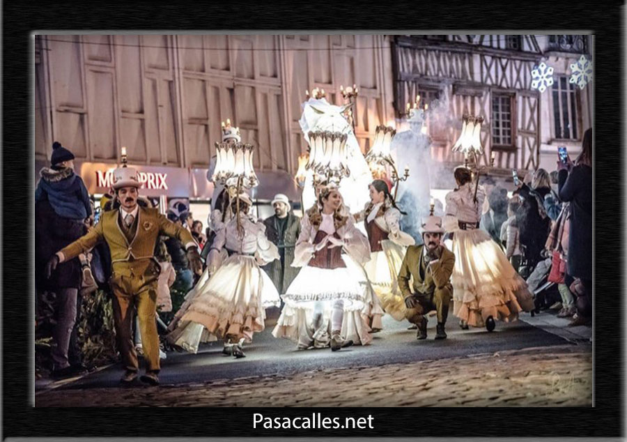 Pasacalles en Riba de Saelices, Guadalajara