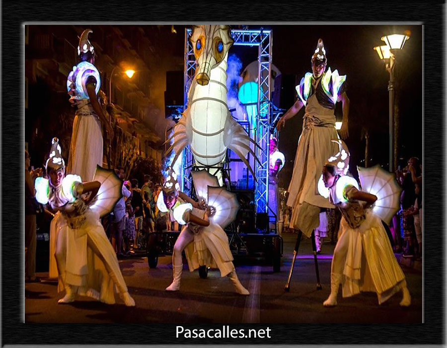 Pasacalles en Campillo de Dueñas, Guadalajara