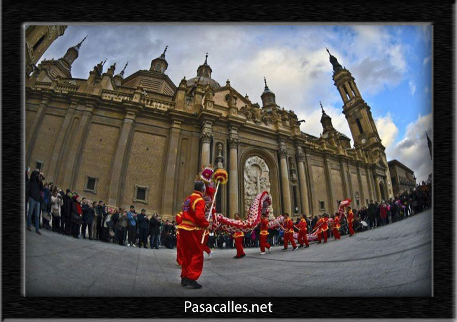 Pasacalles en La Bisbal d'Empordà, Gerona