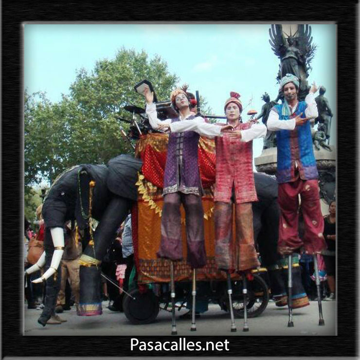 Pasacalles en Torrecuadradilla, Guadalajara